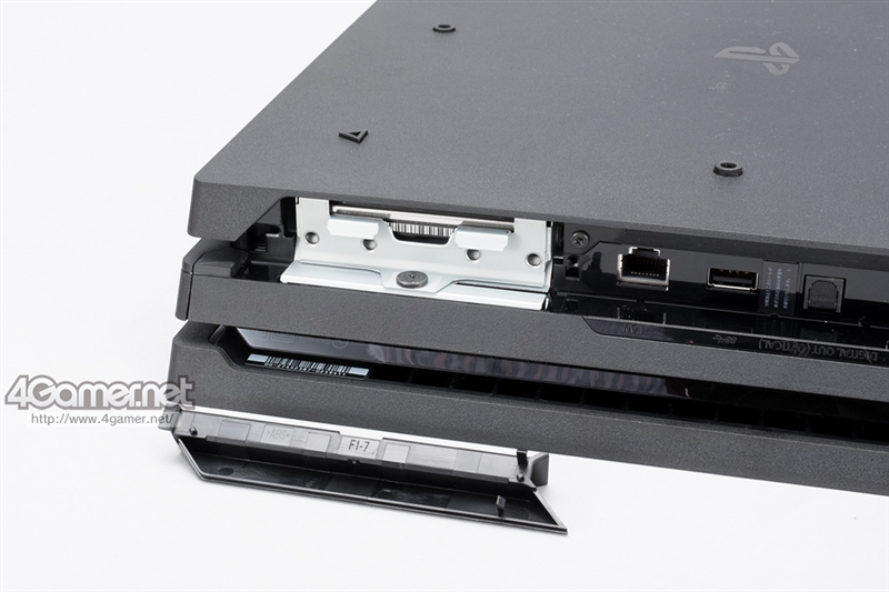 PS4 Pro主機拆解：散熱系統嘆為觀止